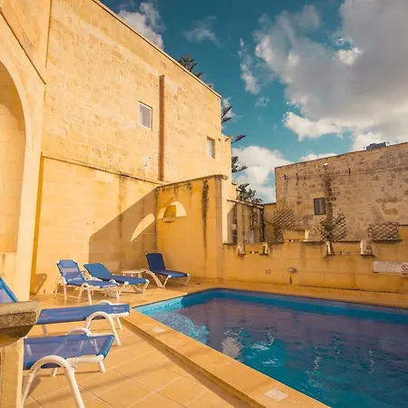 Zgugina Villa Għarb